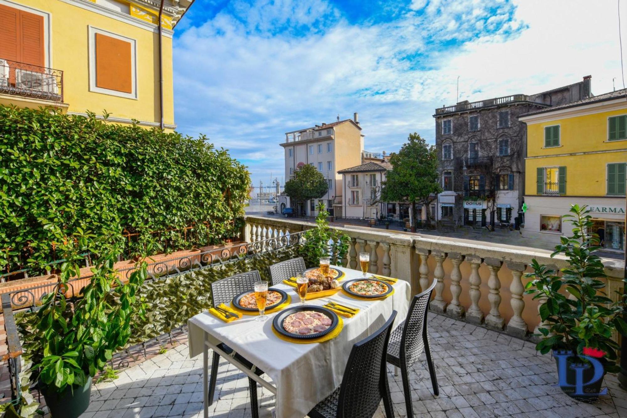 Desenzanoloft Official Partner Marriott Homes & Villas - Let It Be A Dream - Renovation 2025 Lake View Desenzano del Garda Eksteriør billede