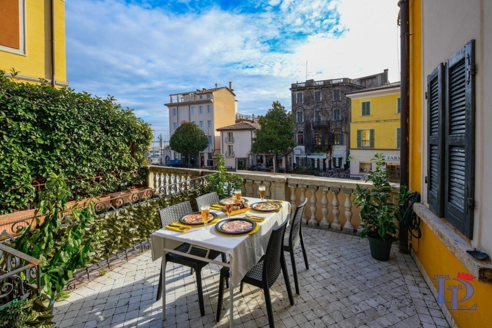 Desenzanoloft Official Partner Marriott Homes & Villas - Let It Be A Dream - Renovation 2025 Lake View Desenzano del Garda Eksteriør billede